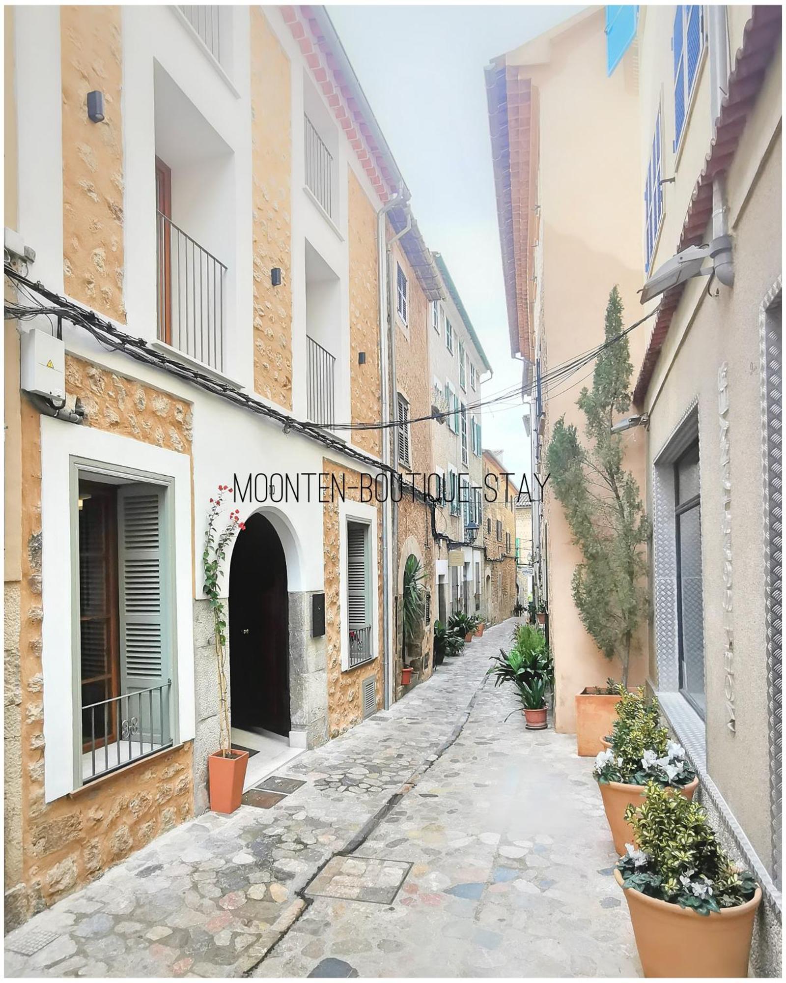 Moonten Boutique Stay Сольєр Екстер'єр фото